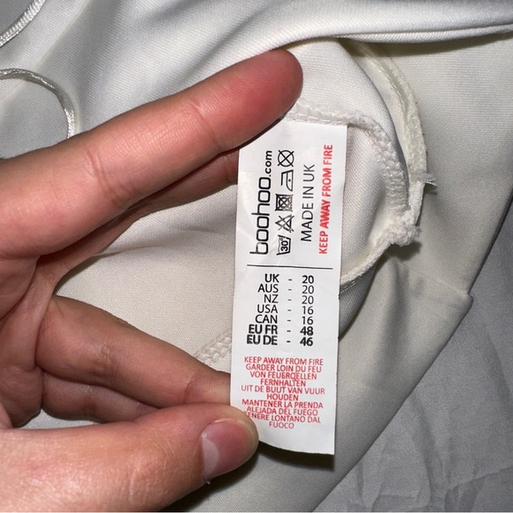 Boohoo Curve | NWT Lace Up Front Detail Crop Top Ivory White Vintage Look - Picture 8 of 13